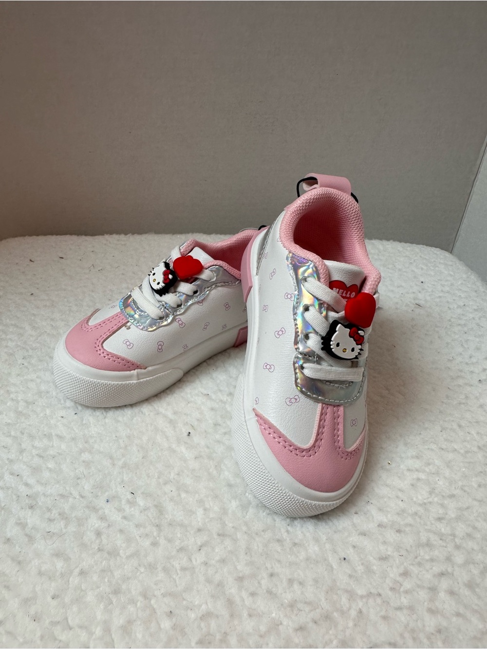 Girl’s Hello Kitty Sneakers